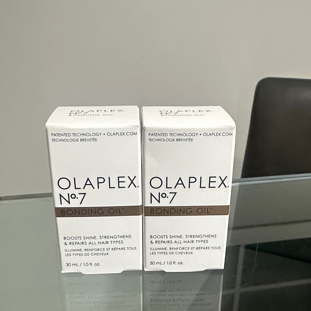 OLAPLEX No.7 Bonding Oil - White and Black